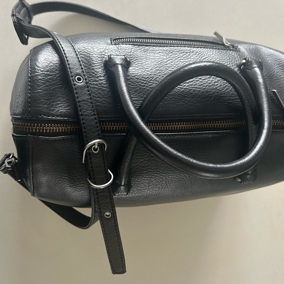 Matt & Nat 'Hapak' Small Weekender Bag - Picture 10 of 16